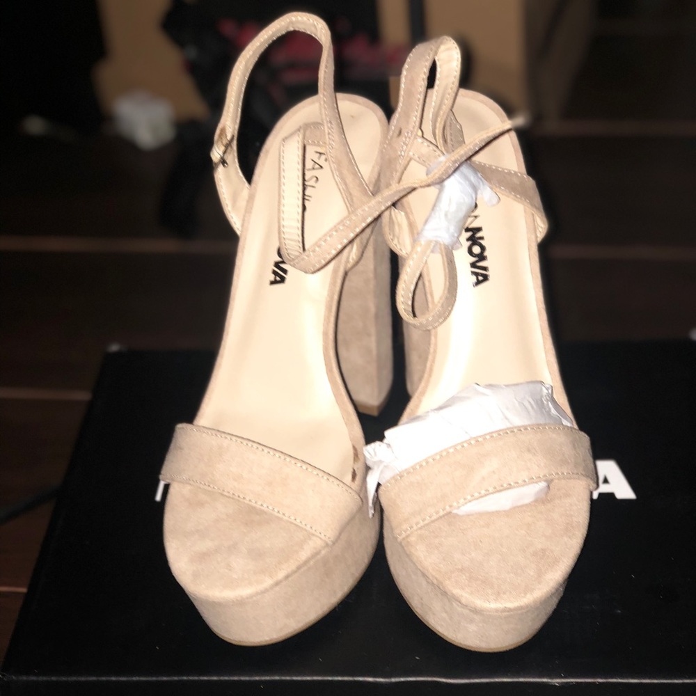 New fashion nova cream heels